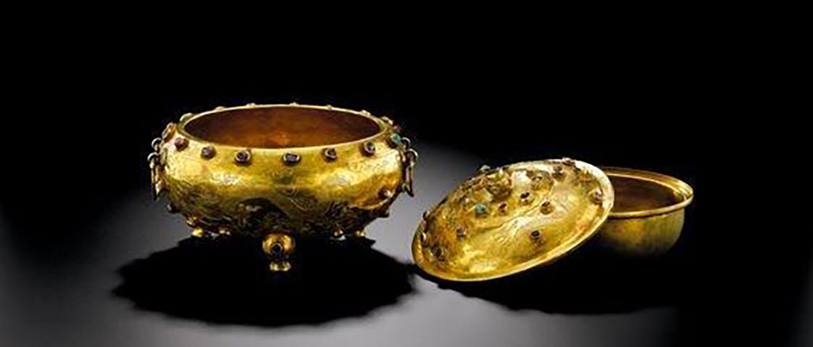 Ming Dynasty Gold Tripod Vessel