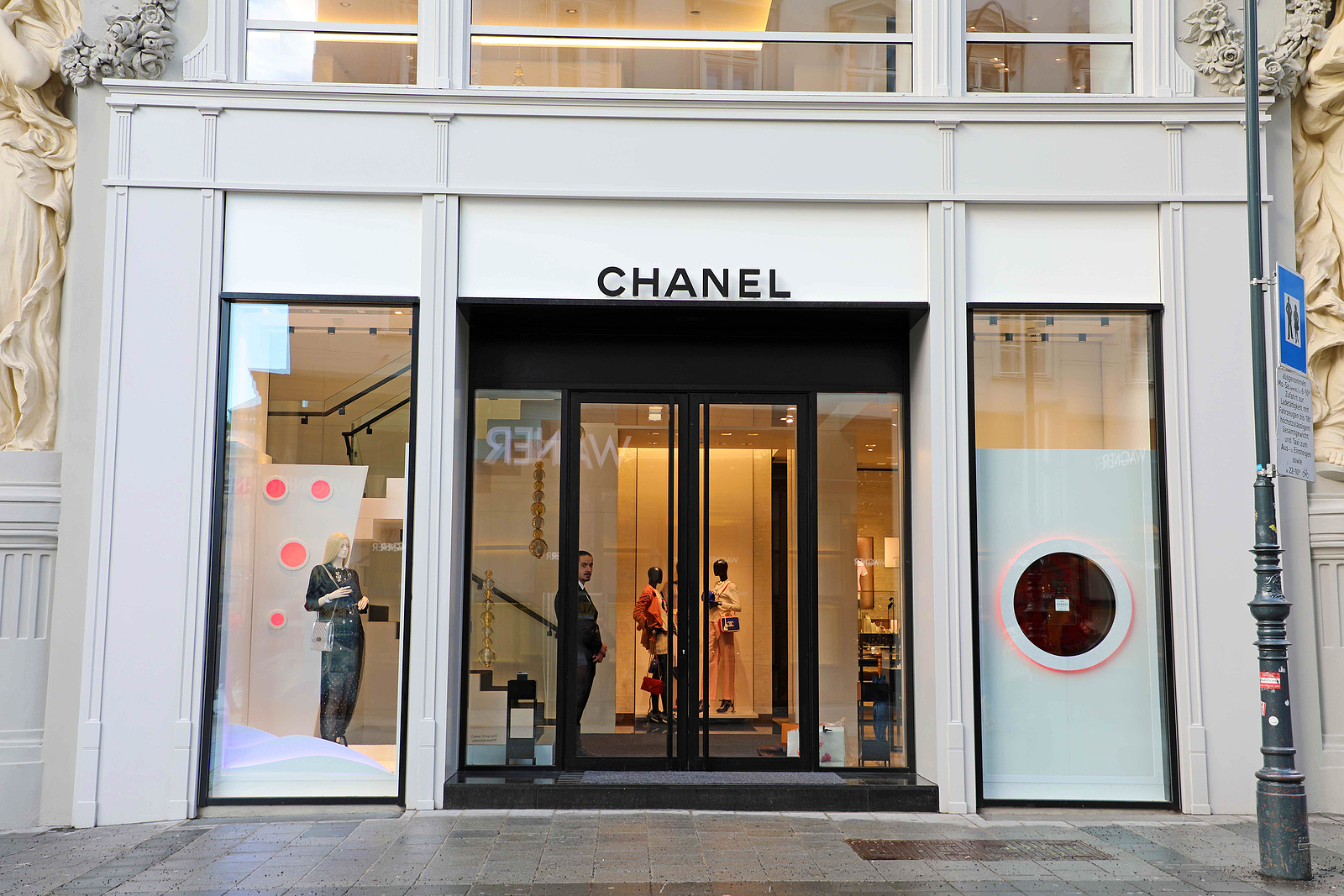 Top 5 World’s Bestselling Fashion Brands