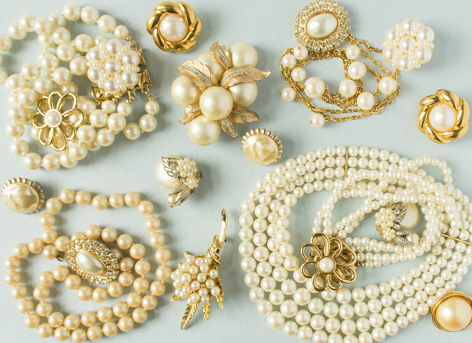 5 Steps to Shipping Antique Jewelry & Accessories Internationally