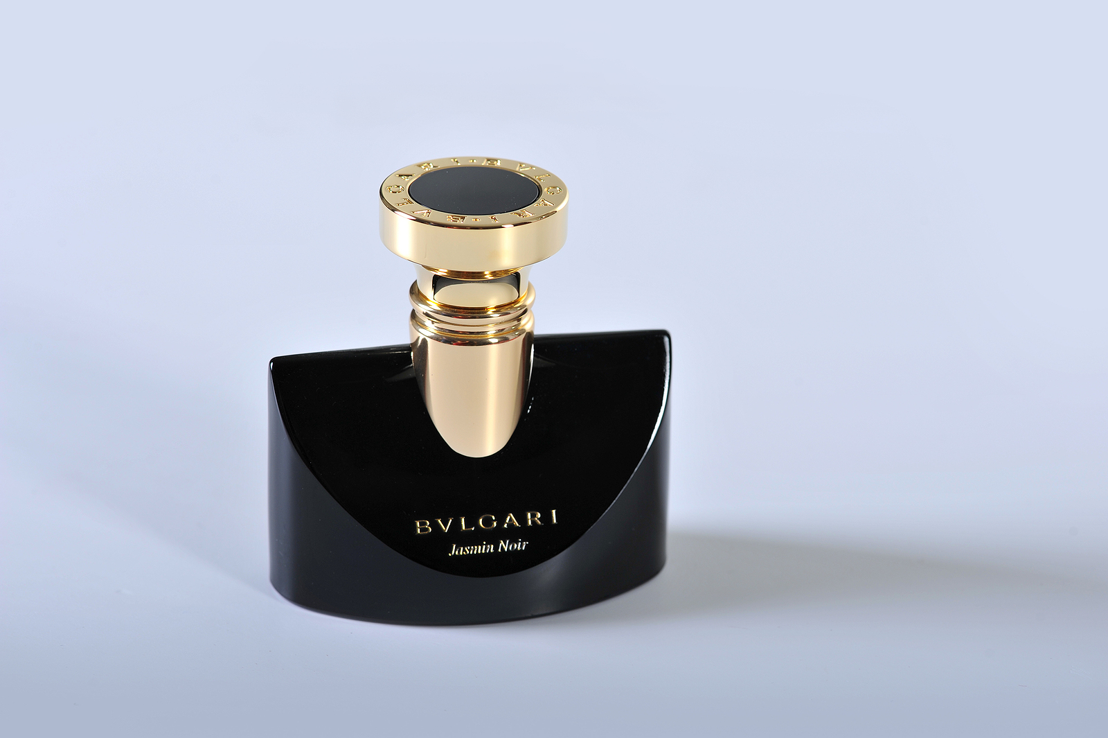 Top 6 Best High-End Luxury Perfume Brands in the World