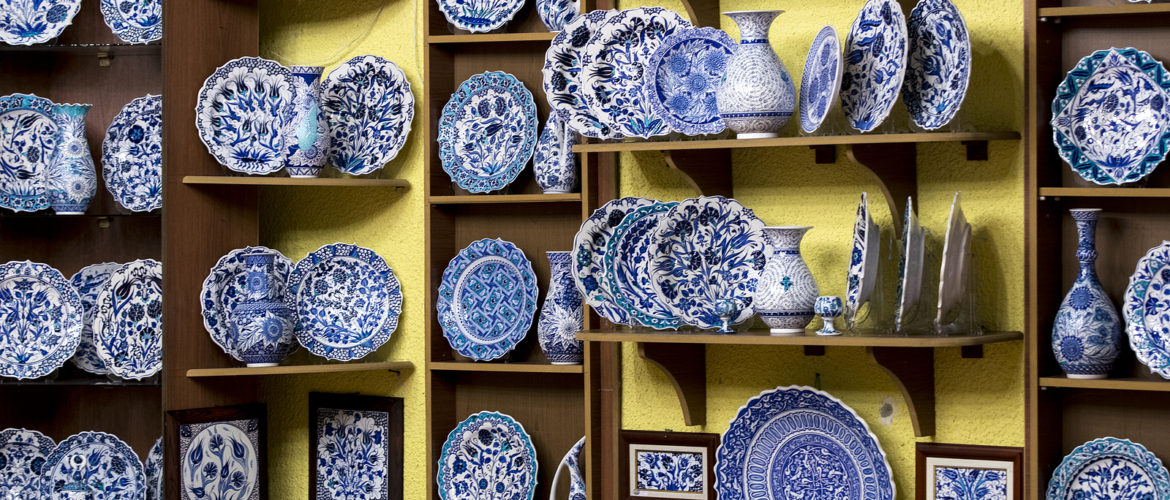 5 Helpful Tips on How to Collect Ceramics