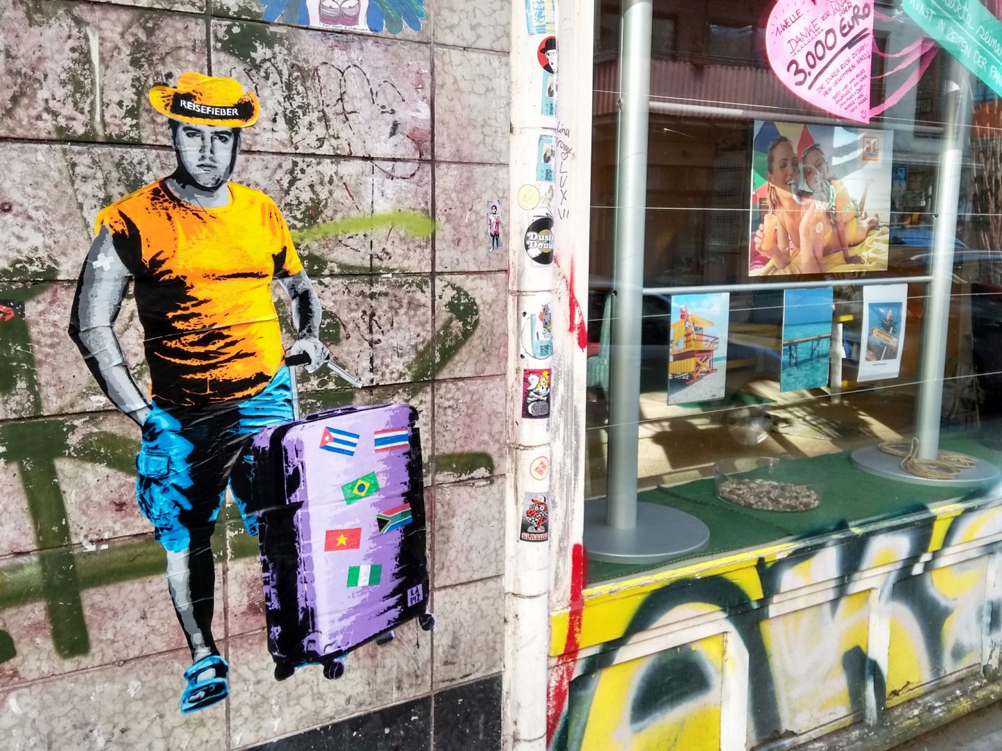 Reisefieber: LAPIZ’s New Street Artwork That Raises Questions