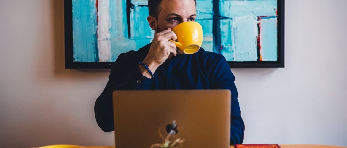 How to Sell Art Online: 4 Beginner Tips for Doing It Right