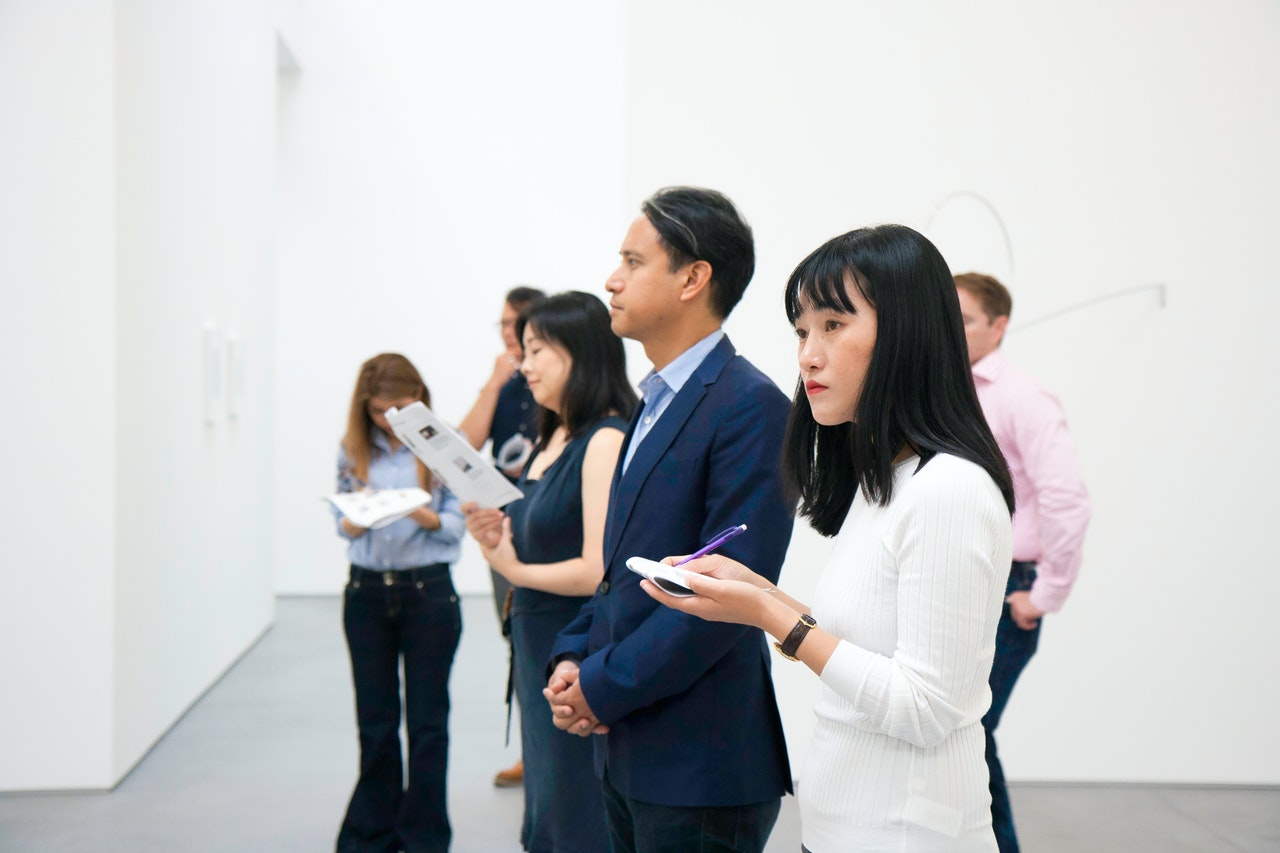 5 Stupid-Simple Ways to Become an Art Critic