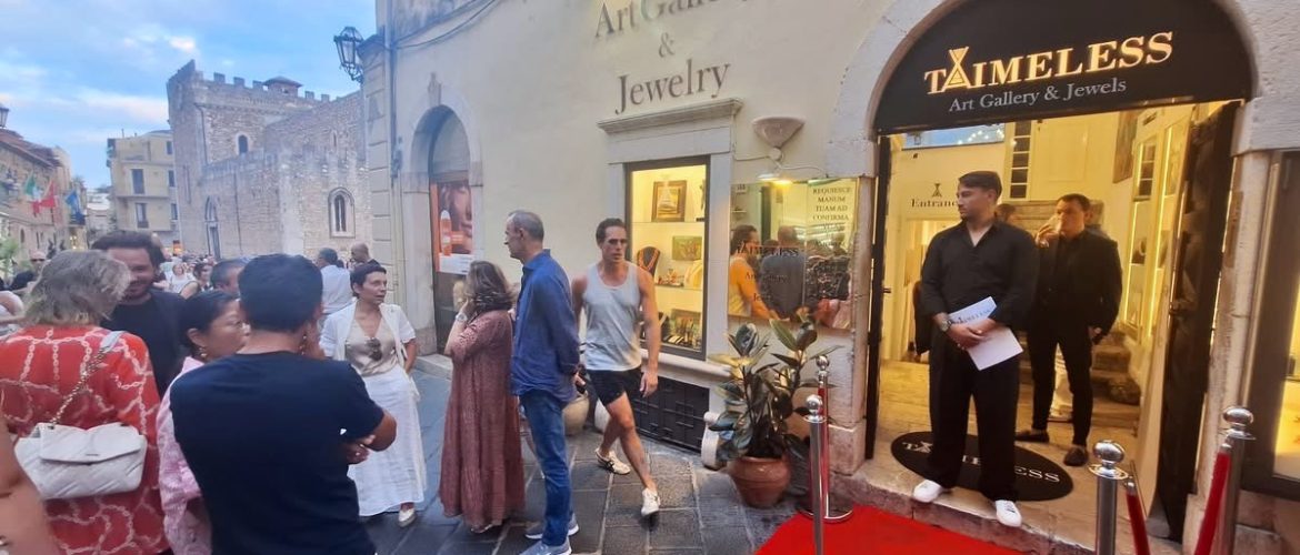 Taimeless Presents a New Art Exhibition Fusing Eastern and Western Art