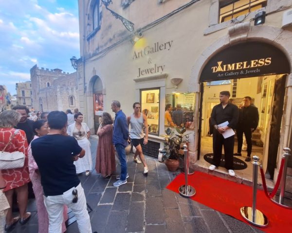 Taimeless Presents a New Art Exhibition Fusing Eastern and Western Art
