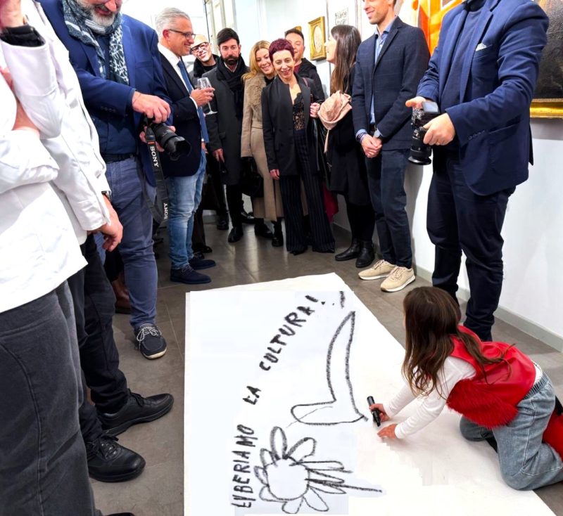 Memory and Time: Christmas Festivities at Taimeless Art Gallery