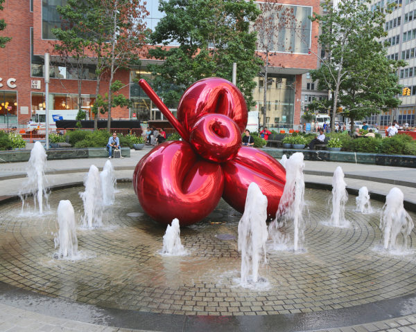 Jeff Koons: Hidden Engineering Processes of Spectacular Sculptures Jeff Koons: Hidden Engineering Processes of Spectacular Sculptures